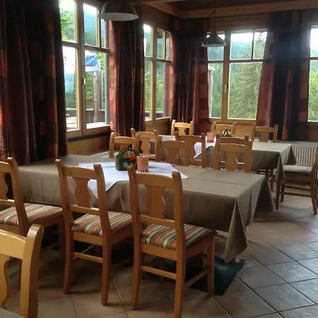 Alpengasthof Hoiswirt 宾馆 Modriach